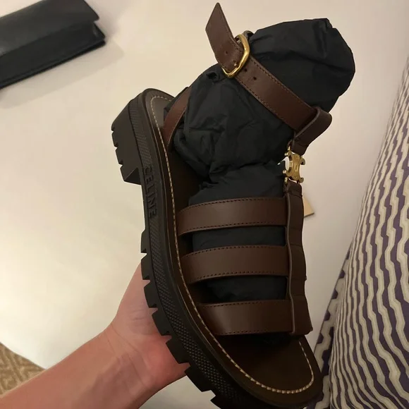 セリーヌ　グラディエーター　ブラウン Women's Clea Triomphe gladiator chunky calfskin sandals - vegetal